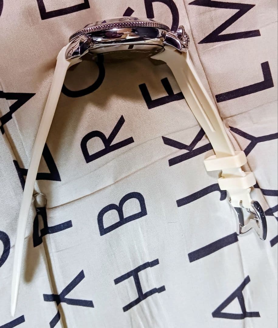 は*る様 ガガミラノ 8253 クロノグラフ 電池新品 送料込 可動品 白