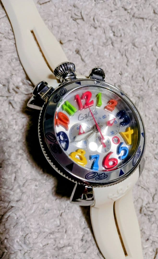 は*る様 ガガミラノ 8253 クロノグラフ 電池新品 送料込 可動品 白