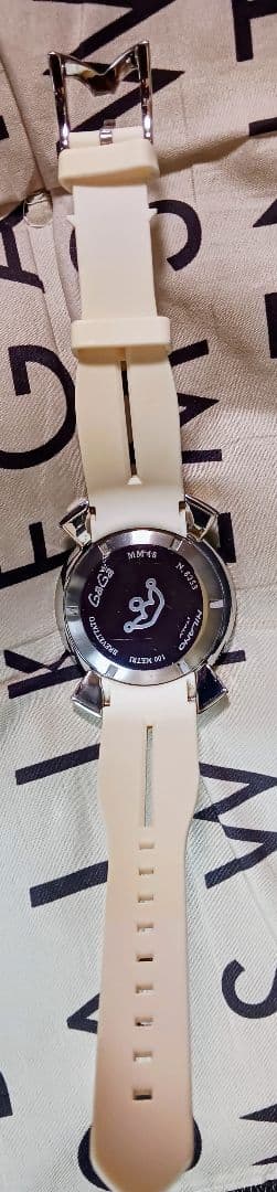 は*る様 ガガミラノ 8253 クロノグラフ 電池新品 送料込 可動品 白