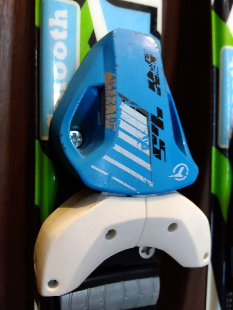 【送料無料】 CARVING 子供用 スキーセット メンテ・WAX済み✔