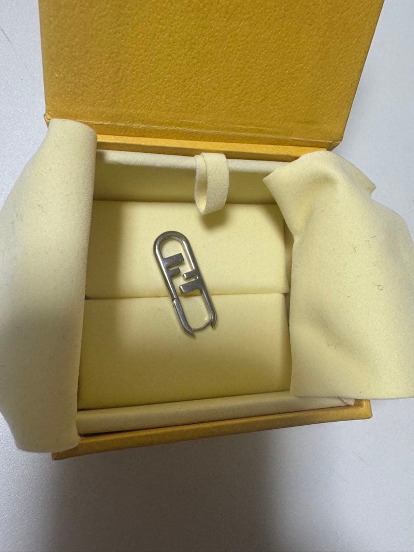 FENDI シルバー ピアス(片耳用) オーロックピアス