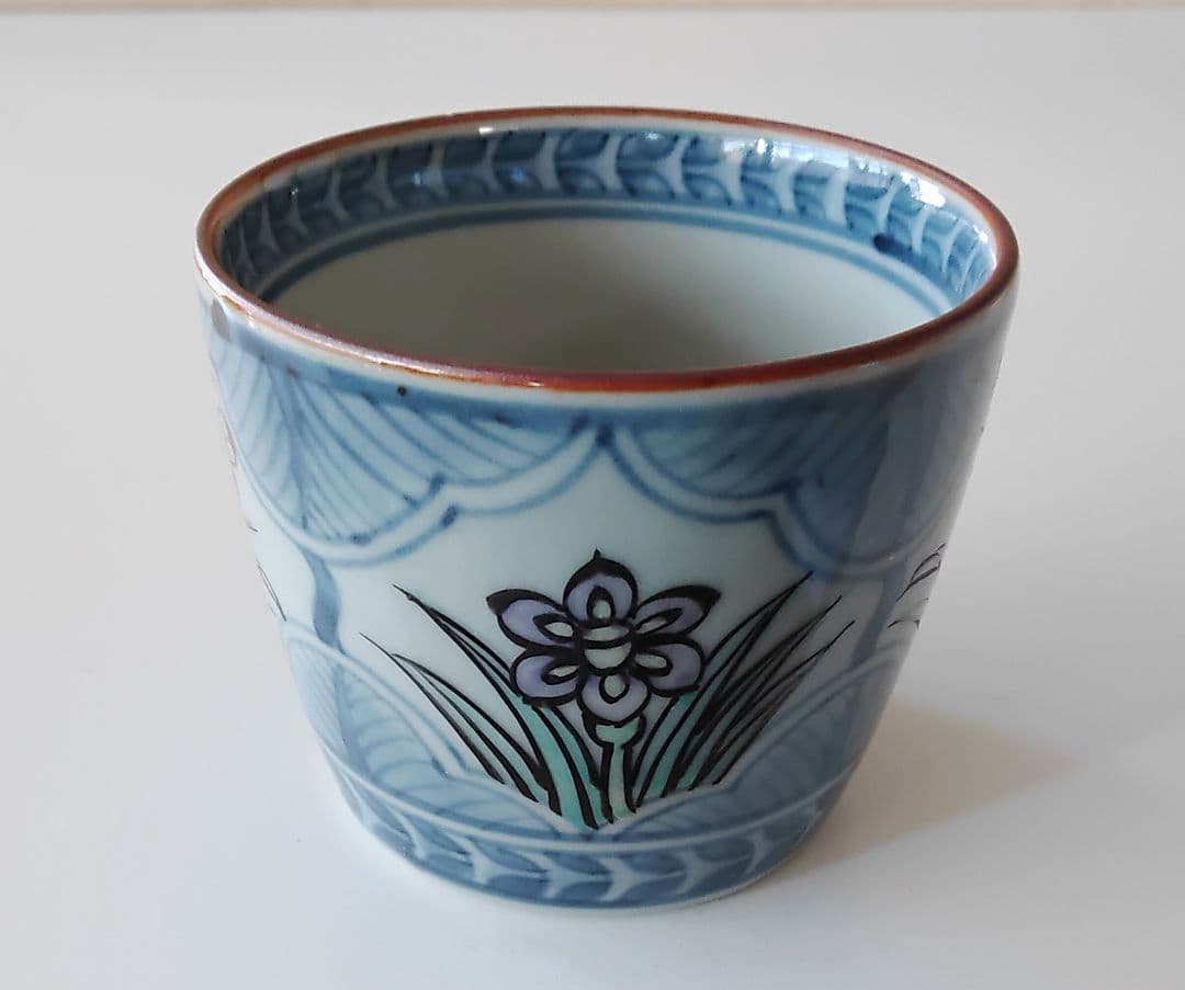 四方割アヤメ小花　そば猪口　手描　手造　六代佐藤走波　有田焼　未使用