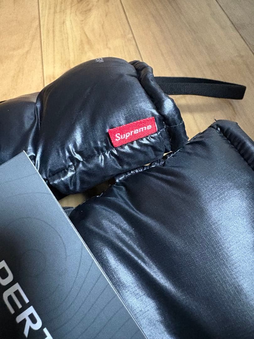 土日限定値下げ☆新品未使用Supreme Pertex ブラック ダウンミトン☆