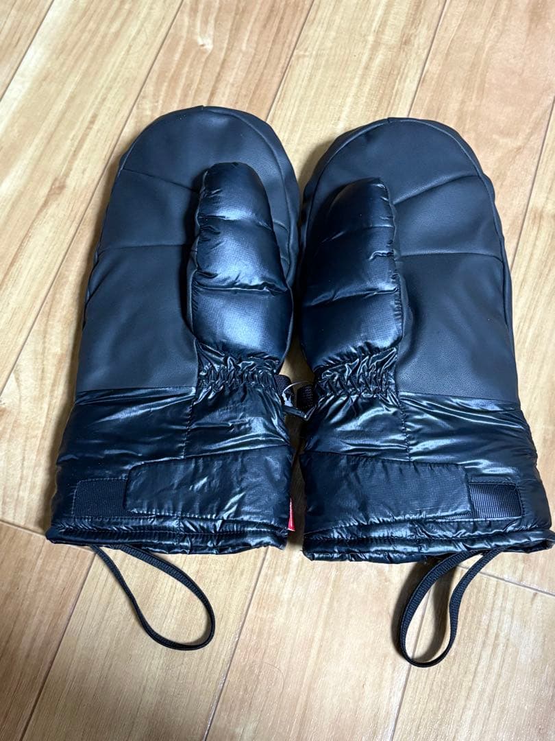 土日限定値下げ☆新品未使用Supreme Pertex ブラック ダウンミトン☆