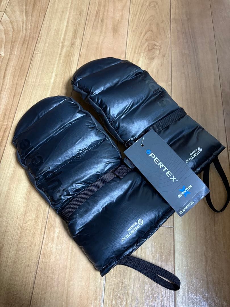 土日限定値下げ☆新品未使用Supreme Pertex ブラック ダウンミトン☆