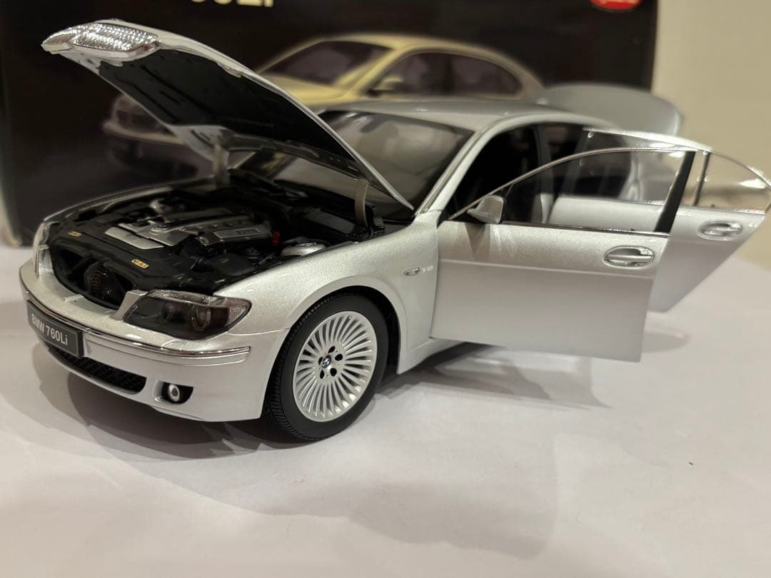 ギミックあり  760Li E66 ミニカー 京商 ディーラー別注1/18