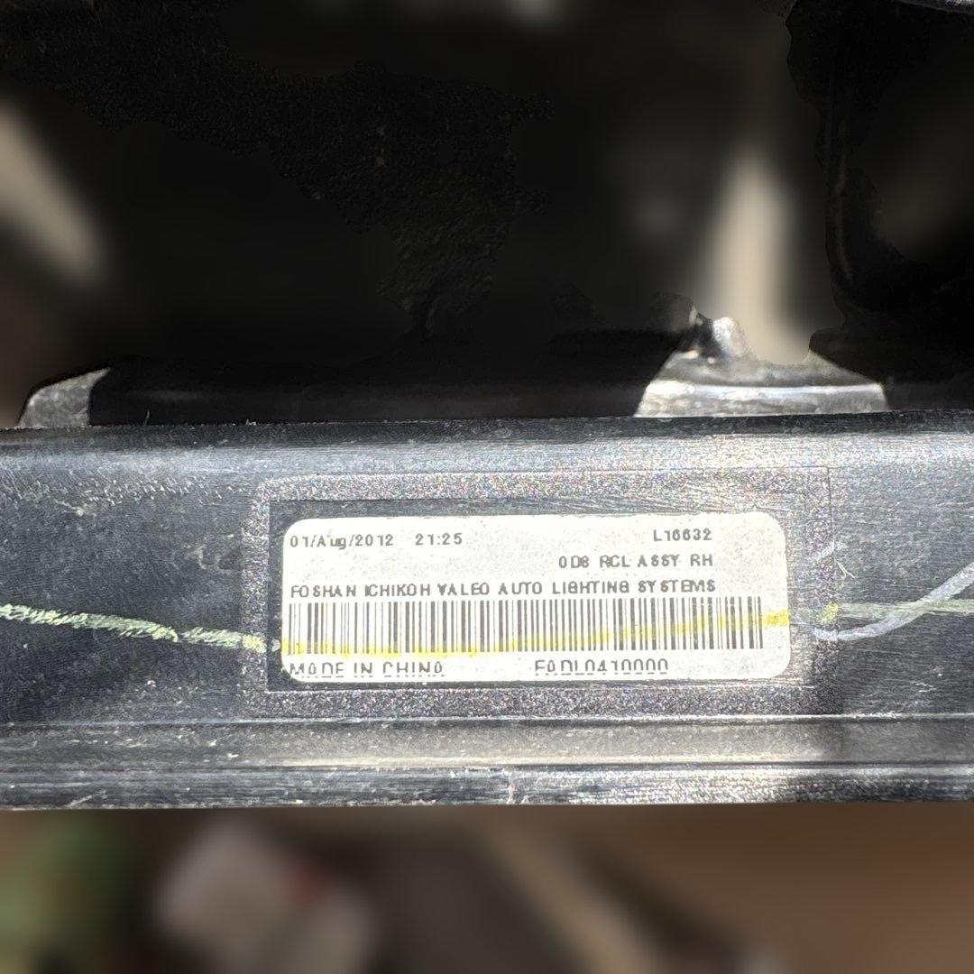 日産NV350キャラバンE26前期モデル　テールランプ　左右セット