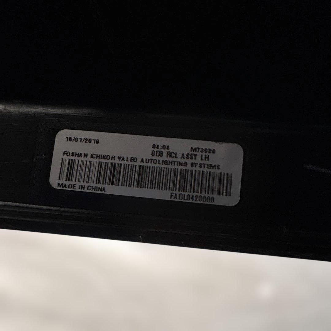 日産NV350キャラバンE26前期モデル　テールランプ　左右セット