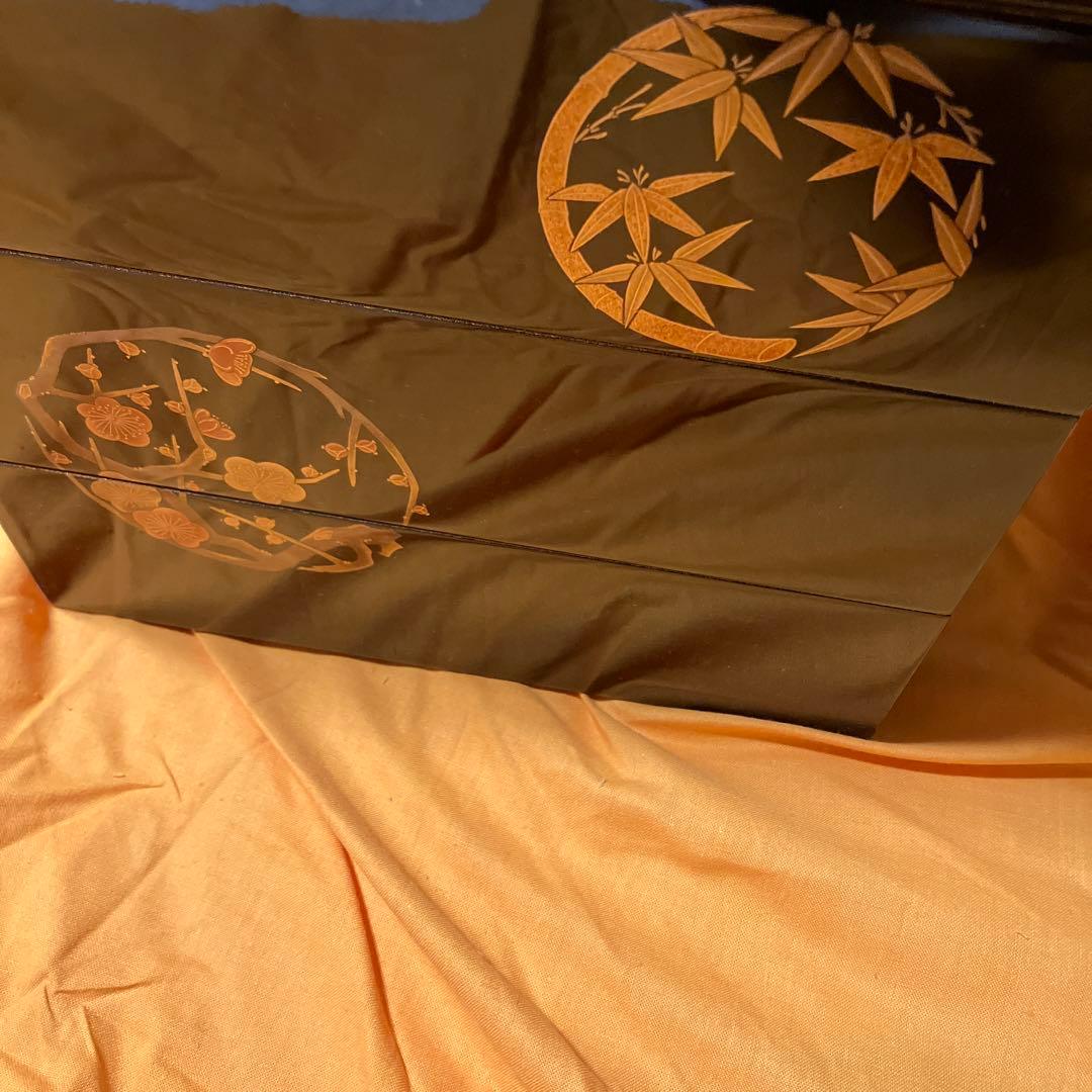 未使用・木箱入り　輪島塗　花の丸蒔絵　三段重