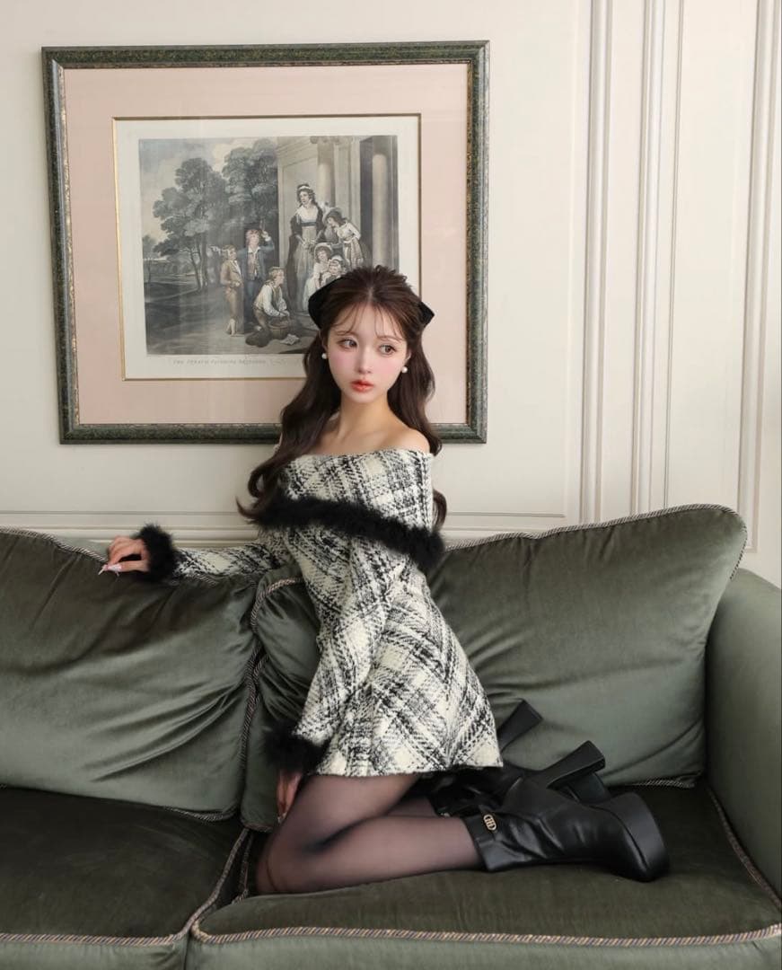 M me eme オフショルダーロービングチェックミニワンピース