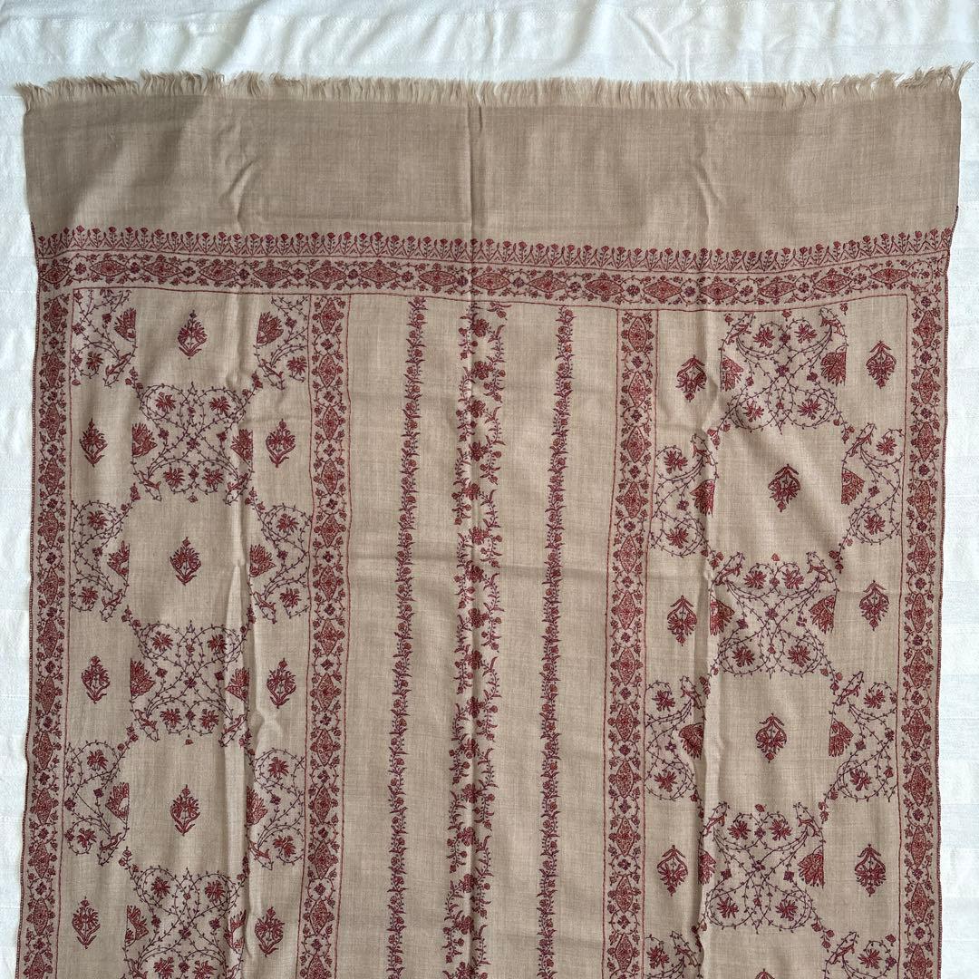 Cashuna大判ストール　小花柄　刺繍　カシューナ　King of wool