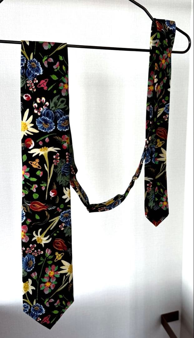 新品未使用タグ付✴︎VivienneWestwoodシルク100%ネクタイ