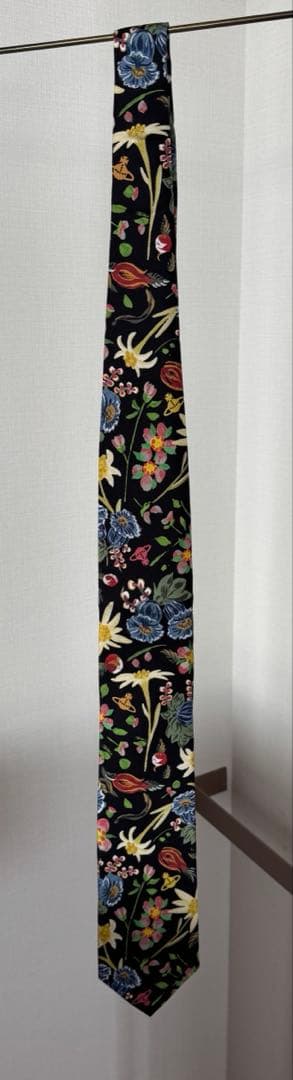 新品未使用タグ付✴︎VivienneWestwoodシルク100%ネクタイ