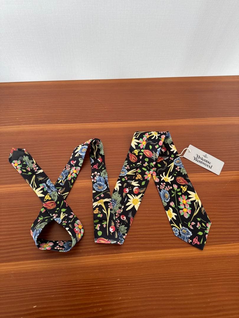 新品未使用タグ付✴︎VivienneWestwoodシルク100%ネクタイ