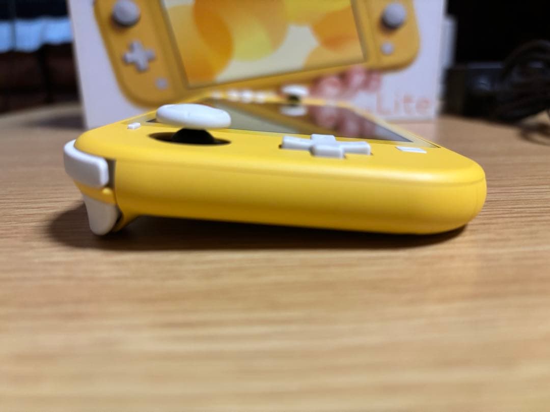 【星】Nintendo Switch Lite イエロー