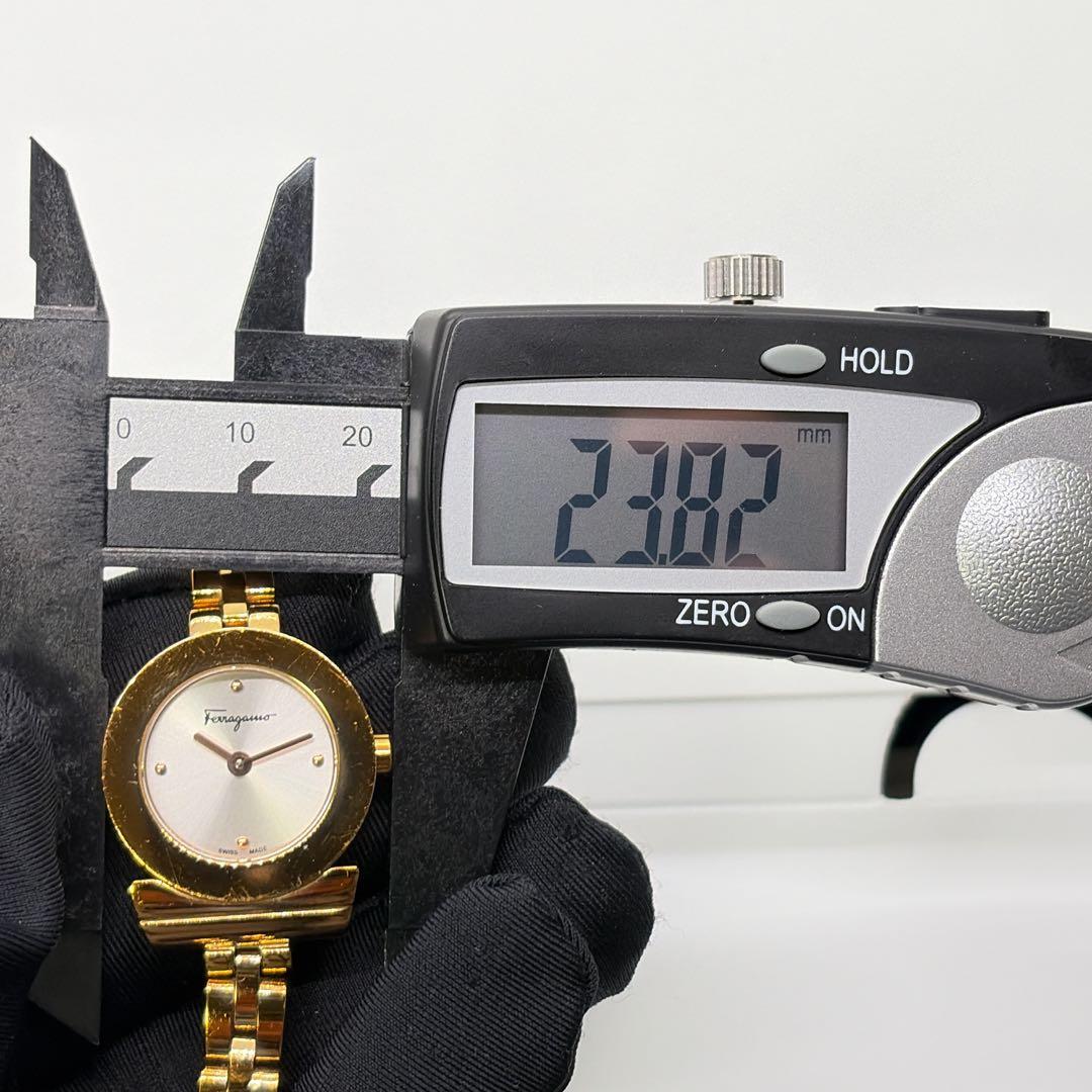 【新品電池】Ferragamo フェラガモ 腕時計 ガンチーニ ゴールド y2k