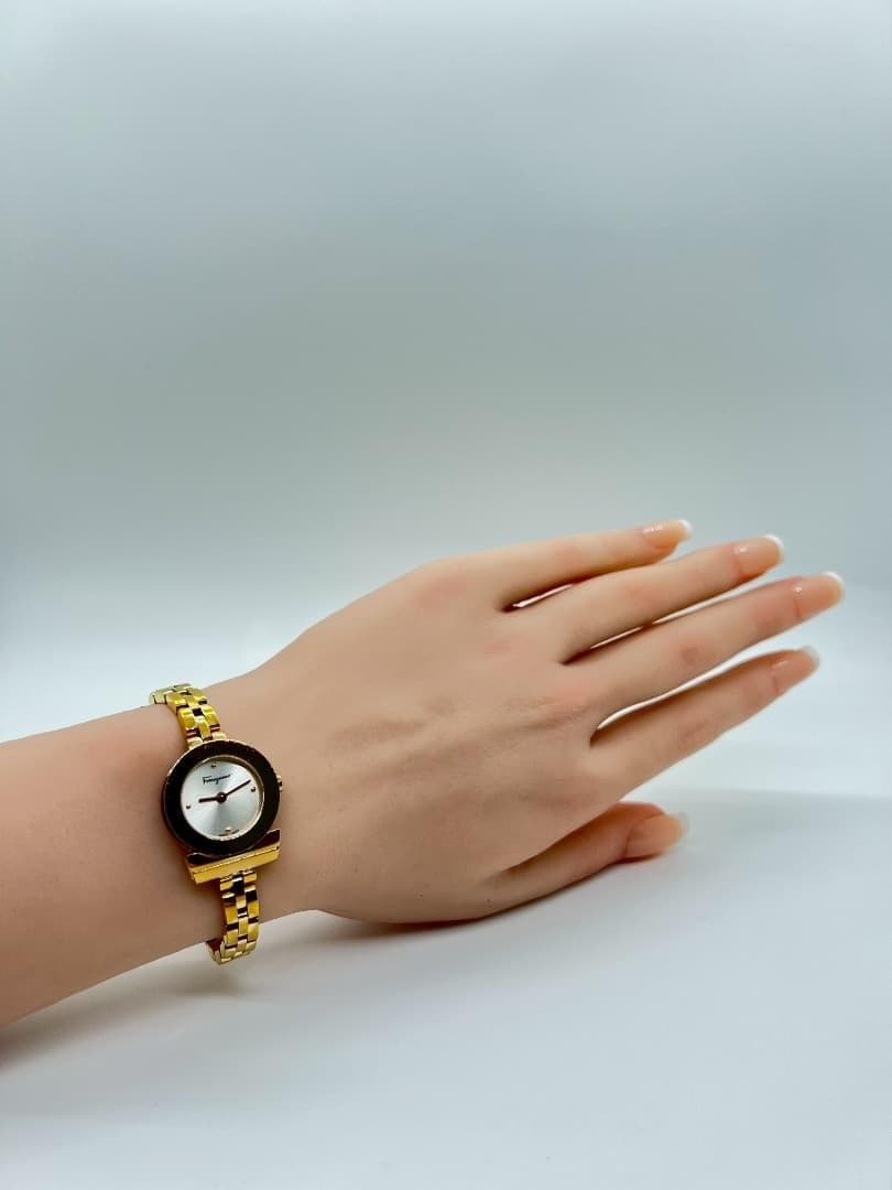 【新品電池】Ferragamo フェラガモ 腕時計 ガンチーニ ゴールド y2k