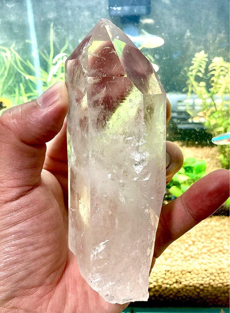 最高品質　超希少幻の逸品　幻のカイラス聖山産　虹のヒマラヤ水晶の六角ポイント