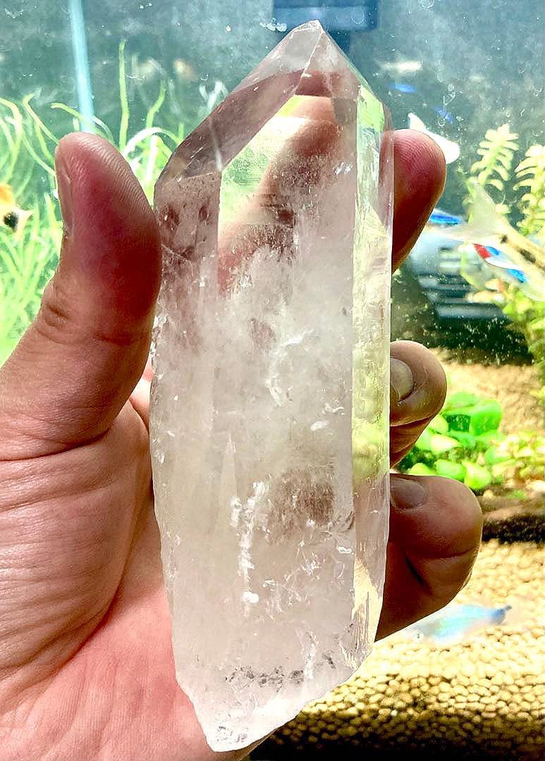 最高品質　超希少幻の逸品　幻のカイラス聖山産　虹のヒマラヤ水晶の六角ポイント