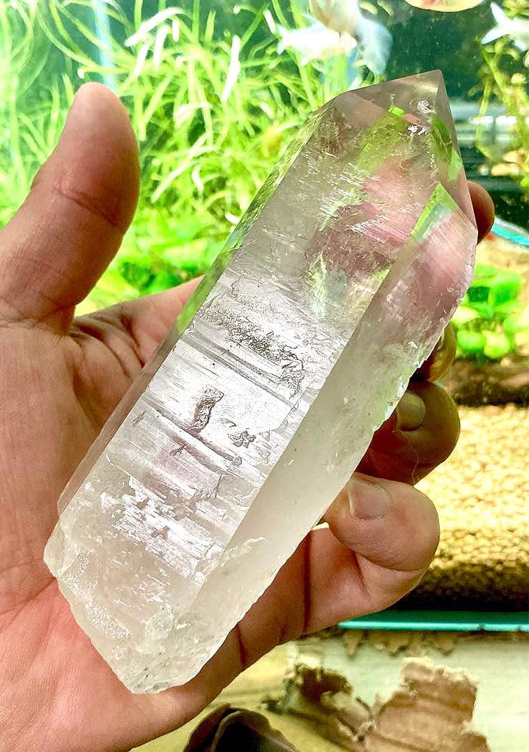 最高品質　超希少幻の逸品　幻のカイラス聖山産　虹のヒマラヤ水晶の六角ポイント