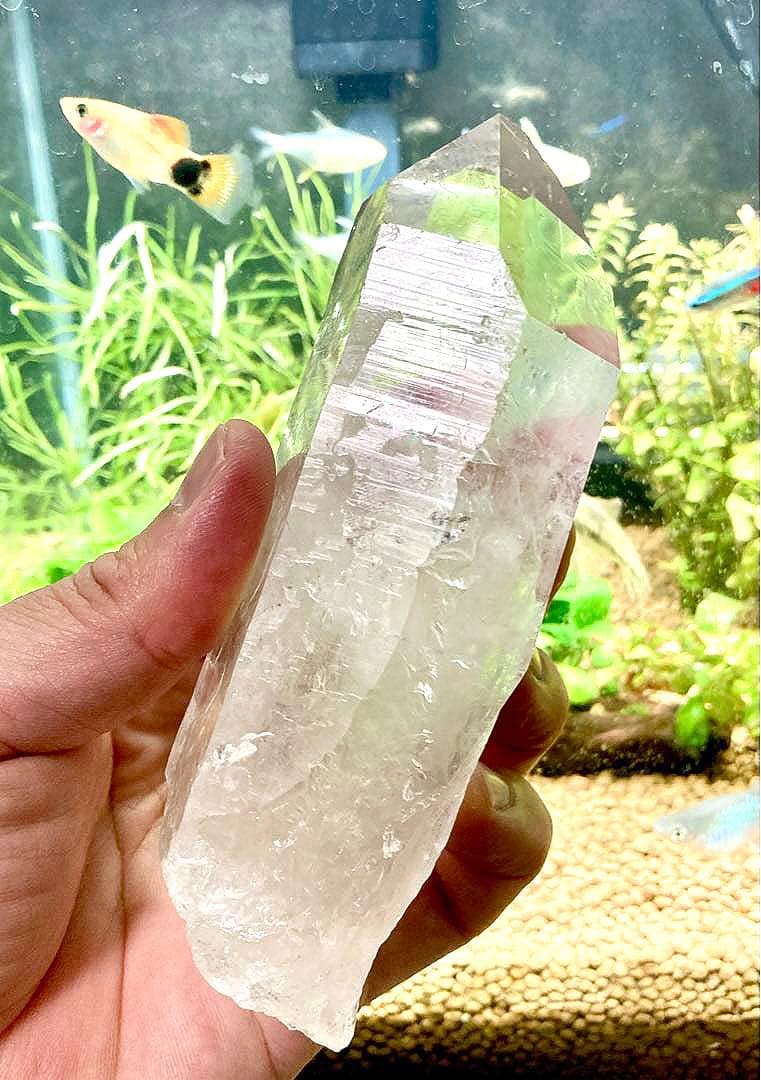 最高品質　超希少幻の逸品　幻のカイラス聖山産　虹のヒマラヤ水晶の六角ポイント