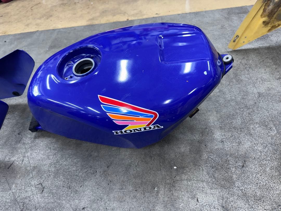 nsr250r mc21 FRPレーシングカウル　タンク　セット　らんまる