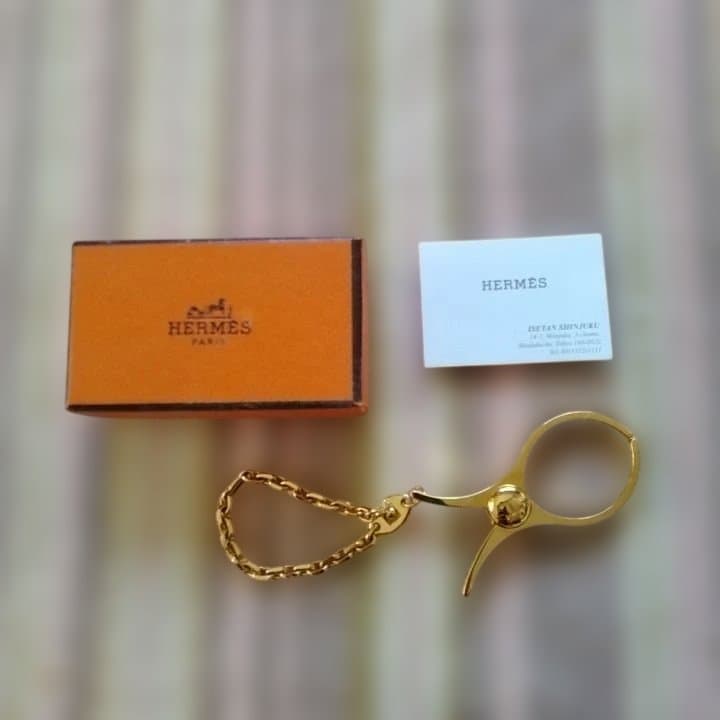 HERMES 金色メタル グローブホルダー