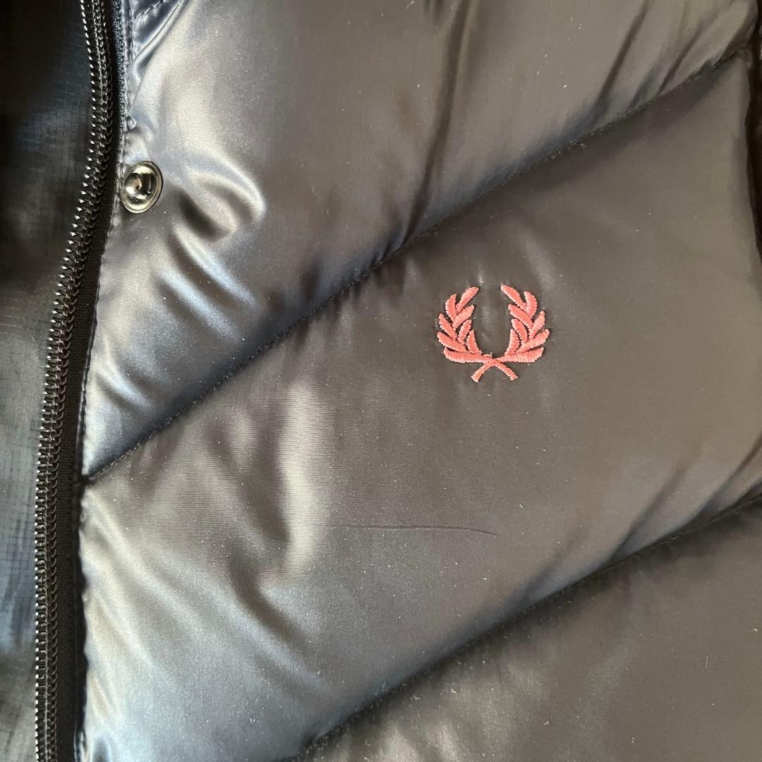 FRED PERRY フレッドペリー　リアルファー付きダウンベスト　PERTEX