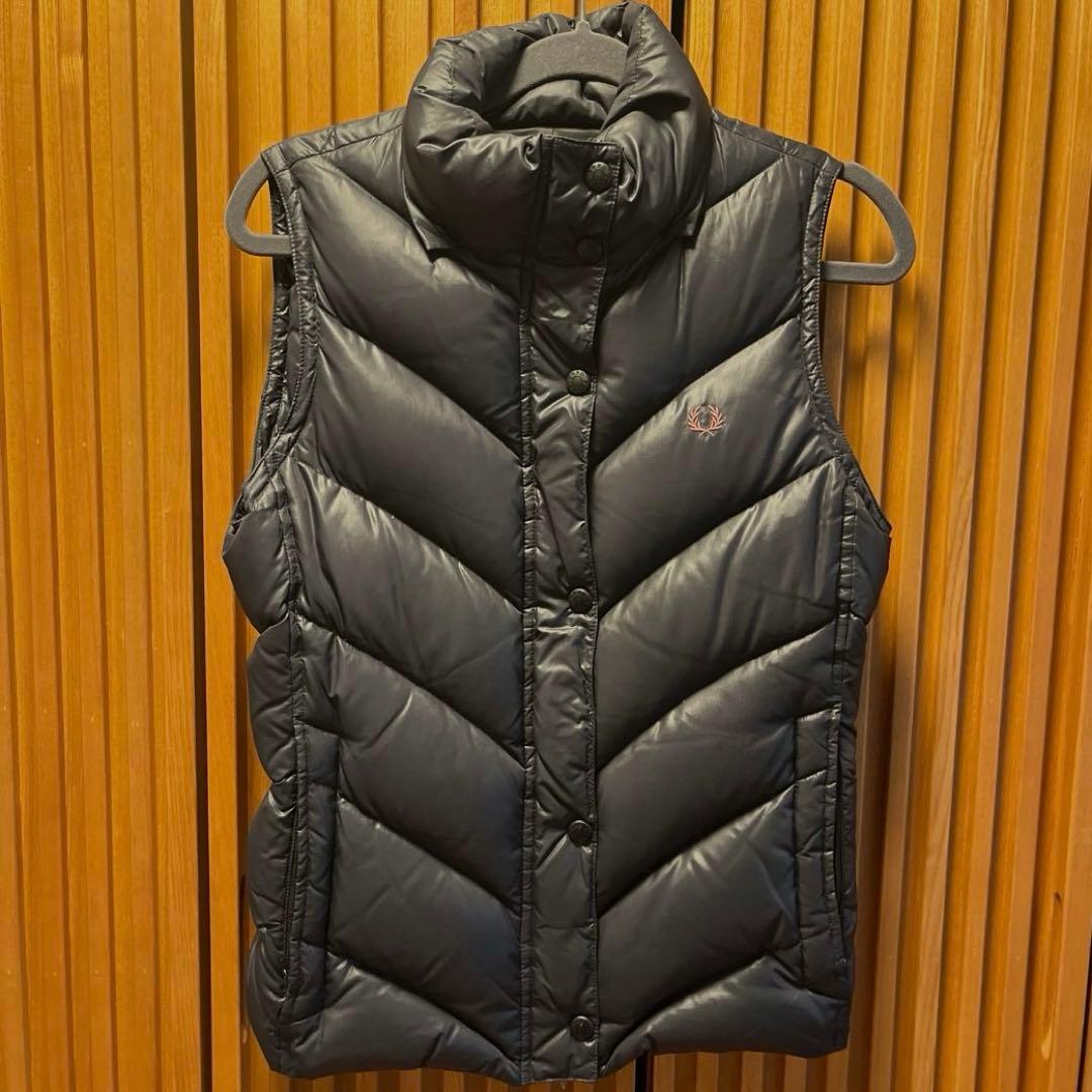 FRED PERRY フレッドペリー　リアルファー付きダウンベスト　PERTEX