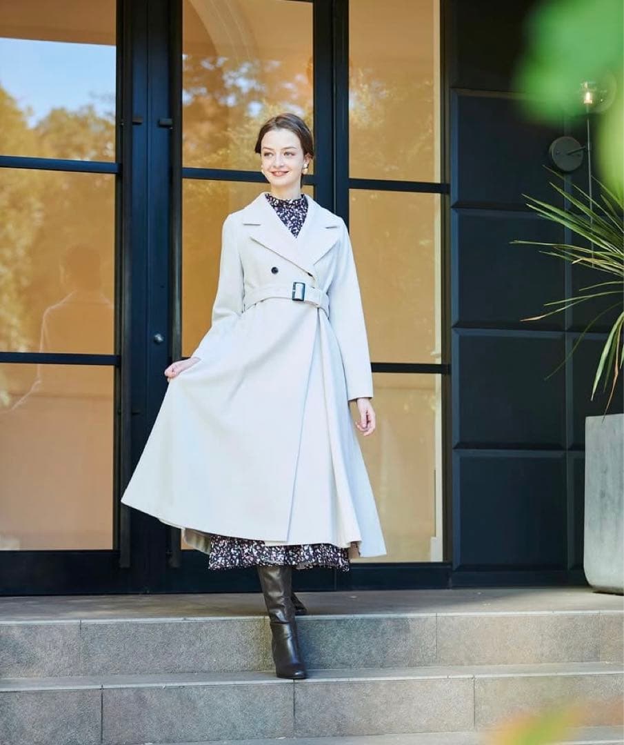 アンドクチュール　ホワイト ダブルブレスト ロングコート　38