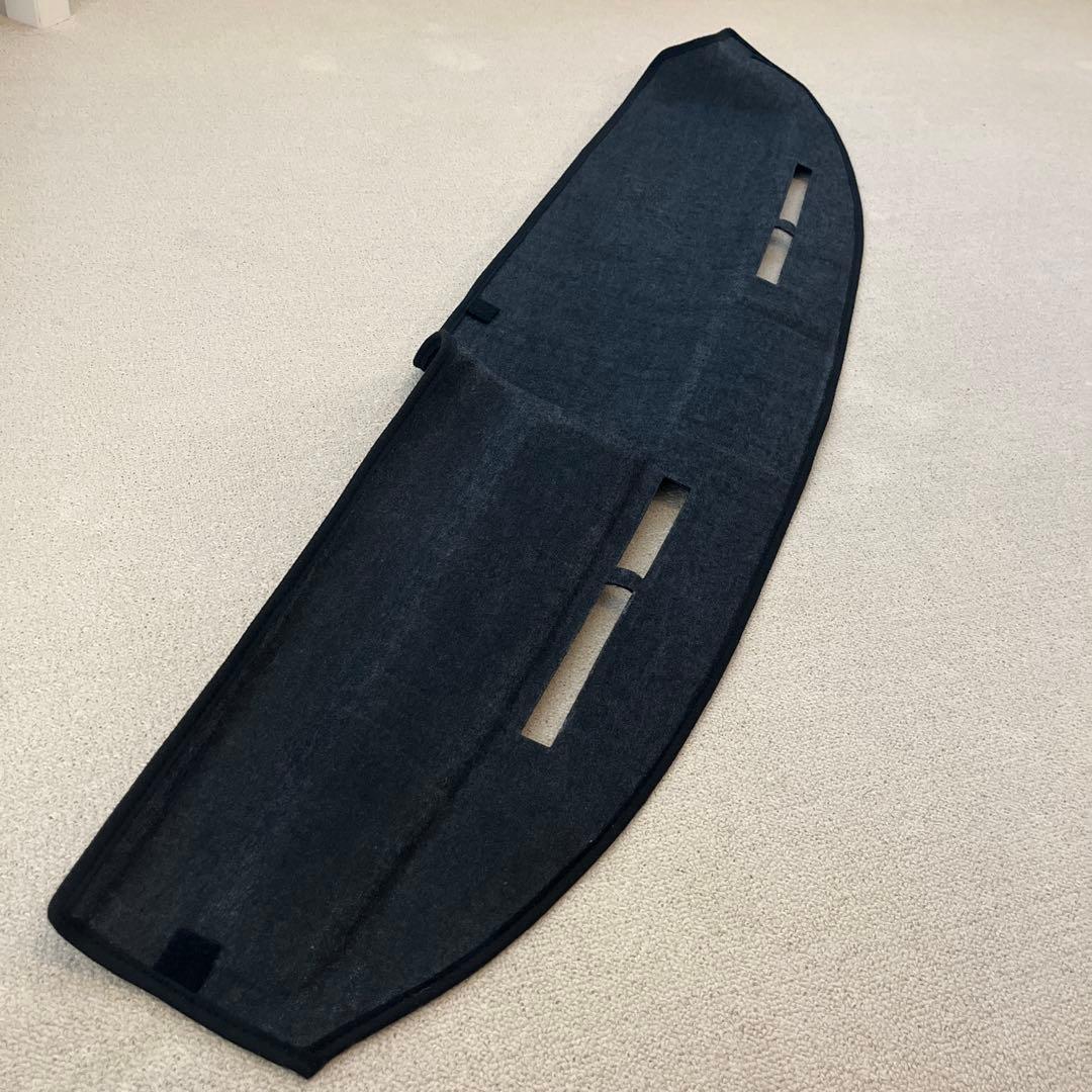 ボルボ240 CHEVRON ダッシュボードカバー ブラック