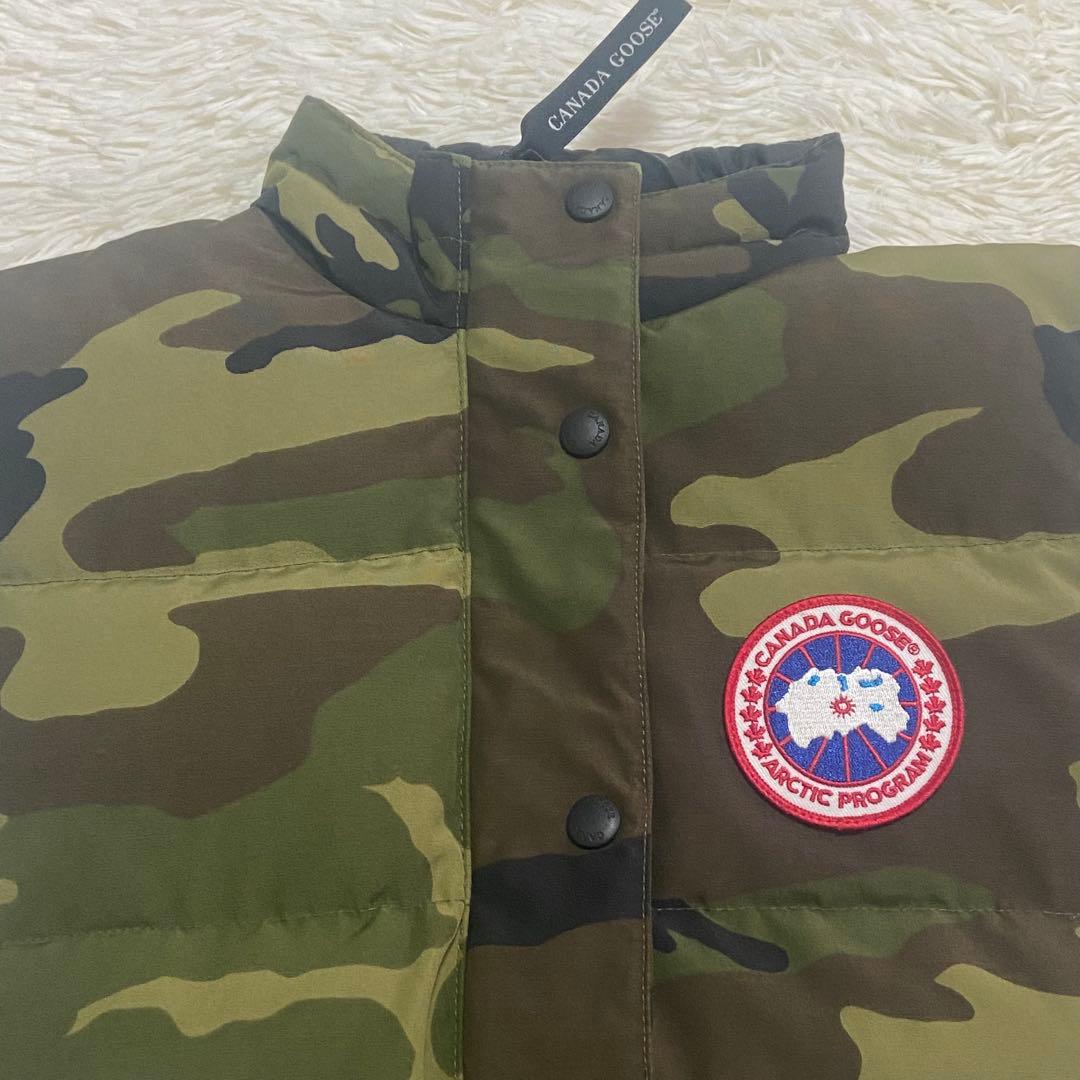   カナダグース　ダウンベスト 迷彩　ユニセックス