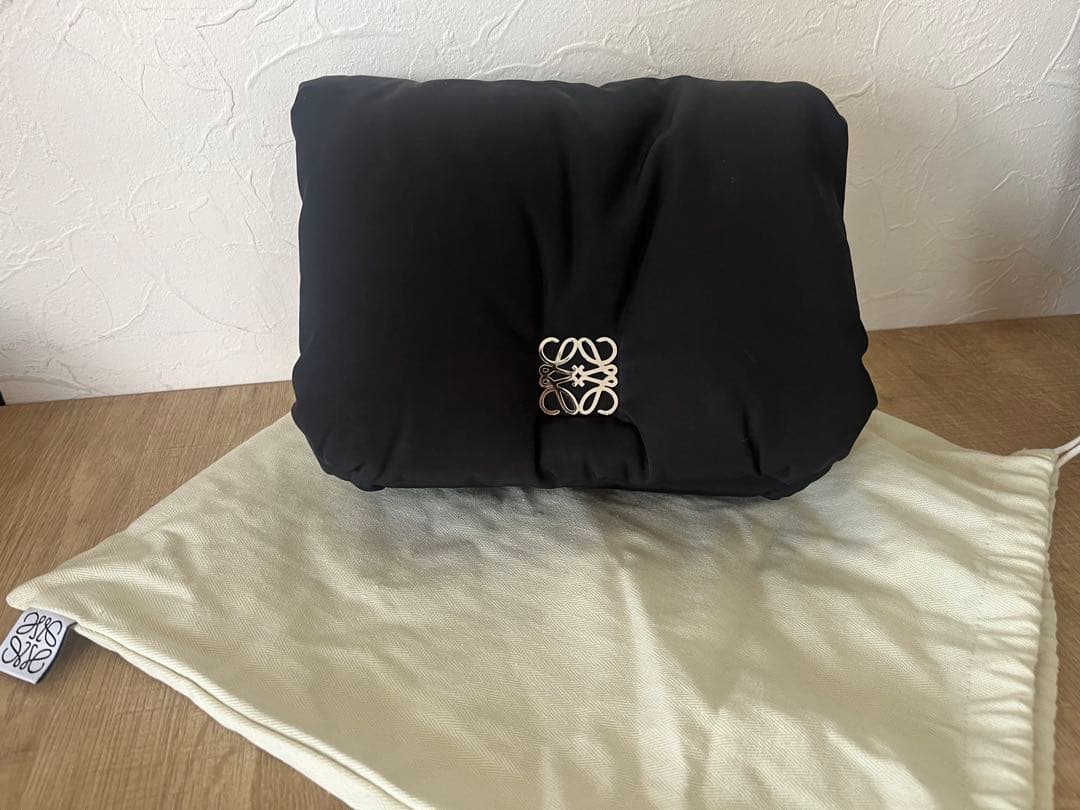 ロエベ　ゴヤパファーB896G22X01 ショルダーバッグ