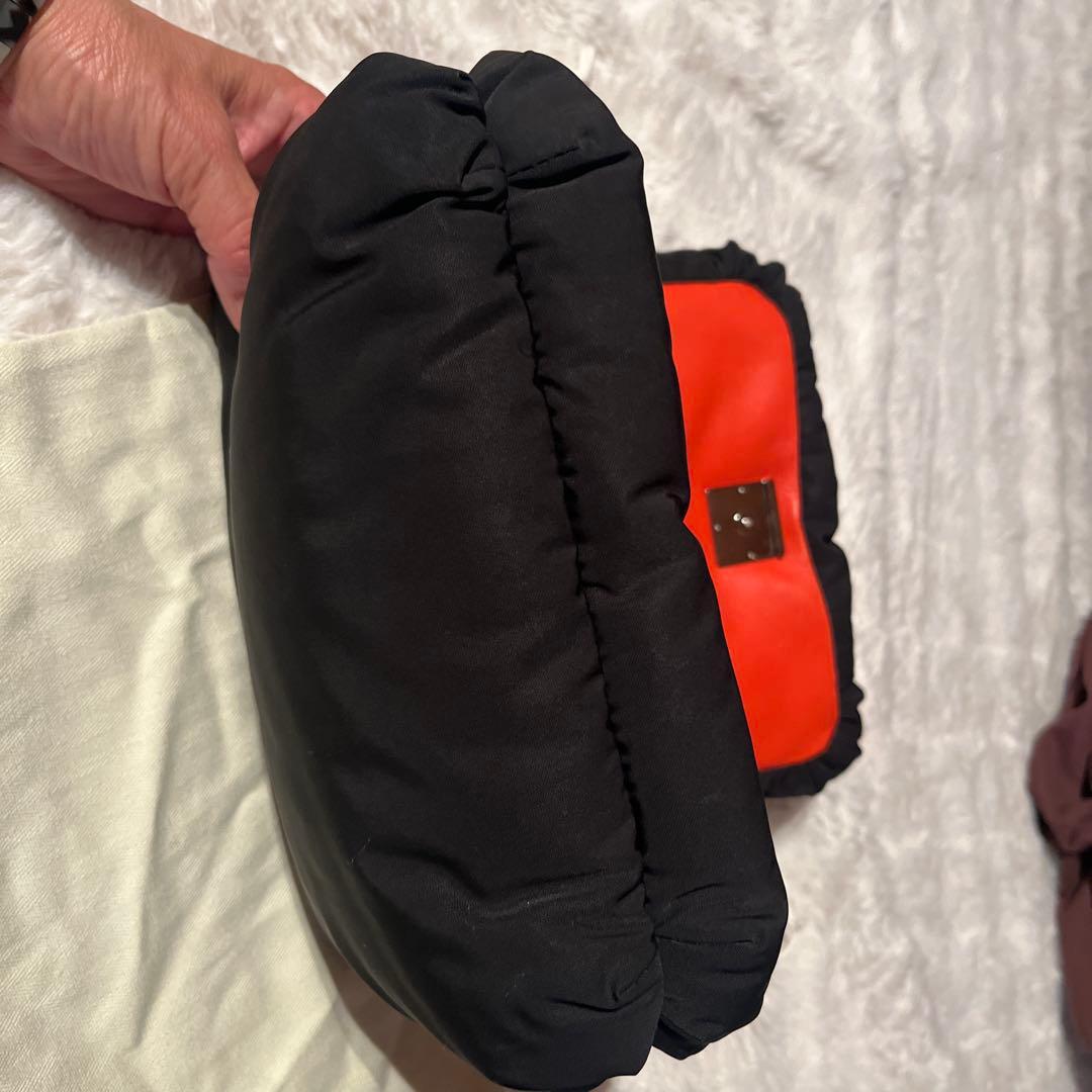 ロエベ　ゴヤパファーB896G22X01 ショルダーバッグ