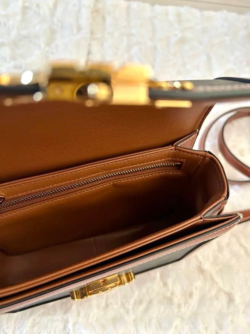 【衝撃価格】新品CELINE セリーヌ ティーン トリオンフ　バッグ　正規品