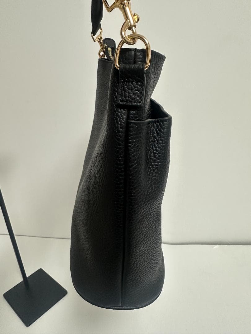 ATAO ブラックレザー ショルダーバッグ