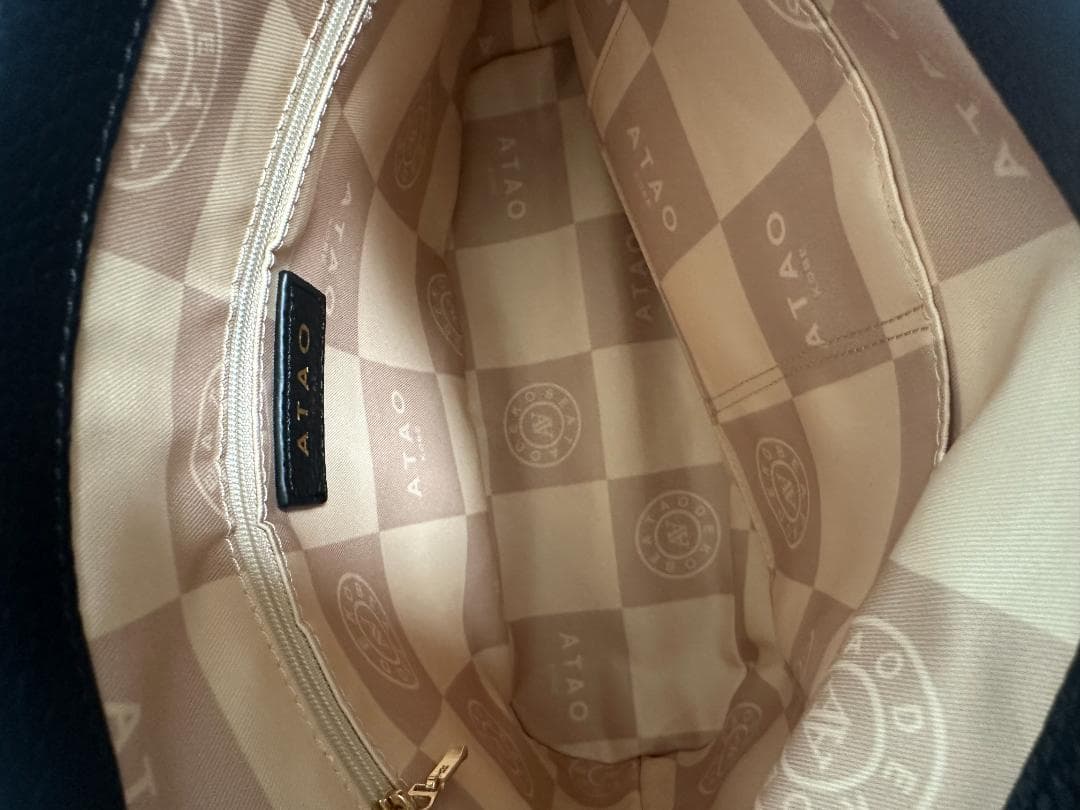 ATAO ブラックレザー ショルダーバッグ