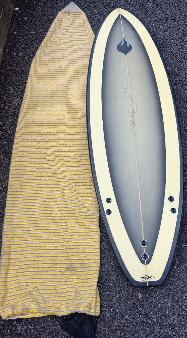 送料込みPCGサーフボードのみ ミッドレングス185cmニットケース付き
