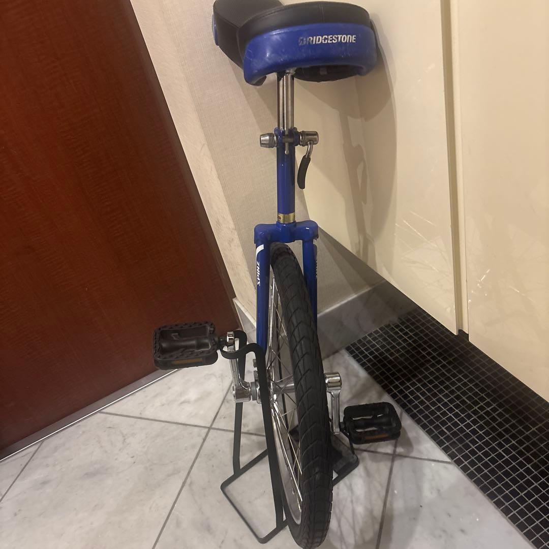 BRIDGESTONE 一輪車 20インチ 青　スピンズ