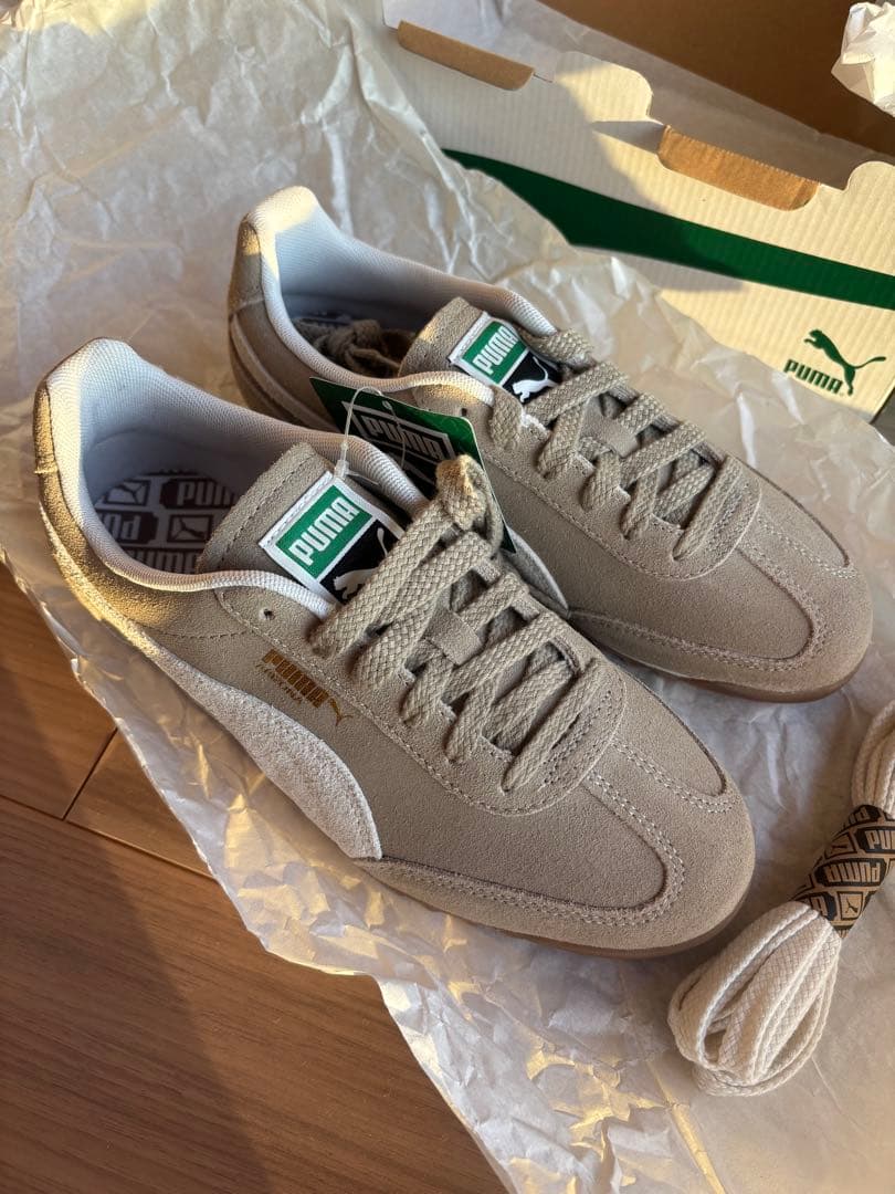 新品　PUMA Arizona SD ベージュ スニーカー emmi