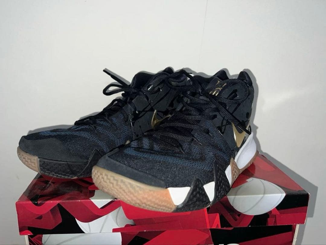 ナイキ バッシュ Kyrie Irving 4 EP 27.5cm