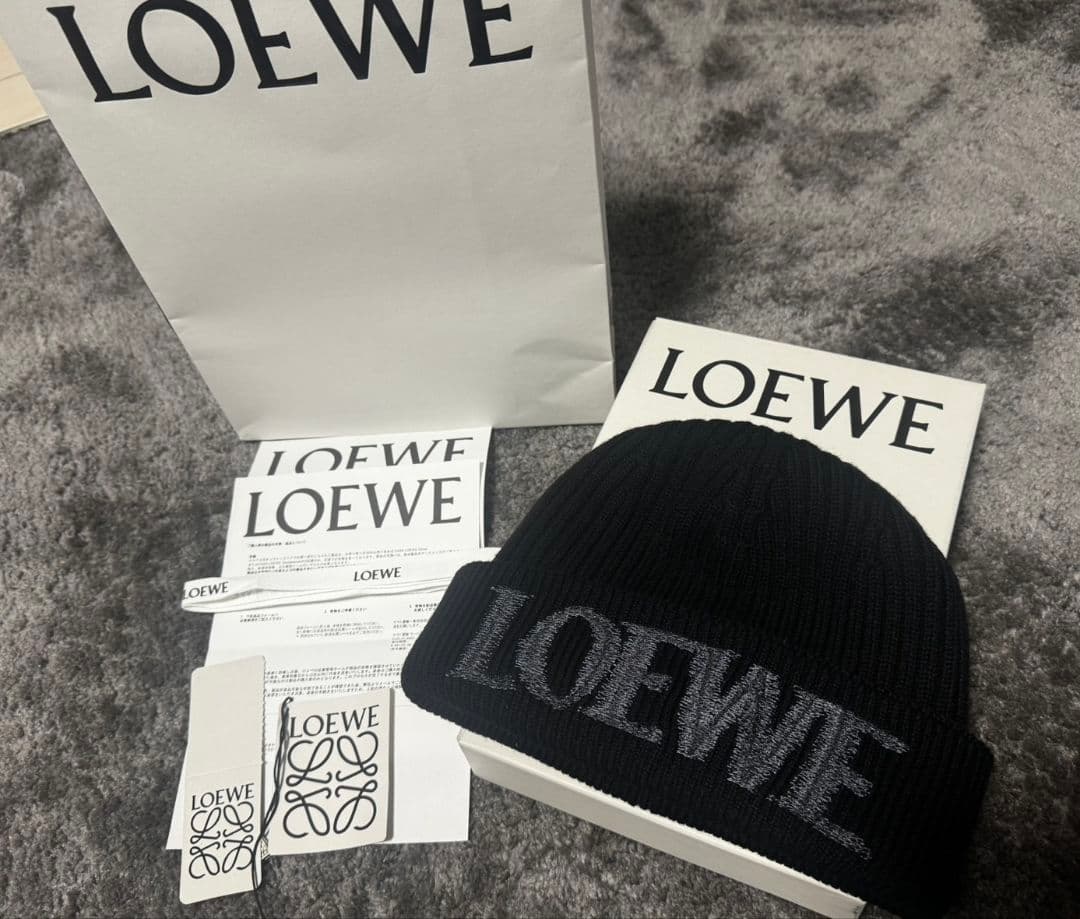 LOEWE　ロエベビーニーブラックニット帽