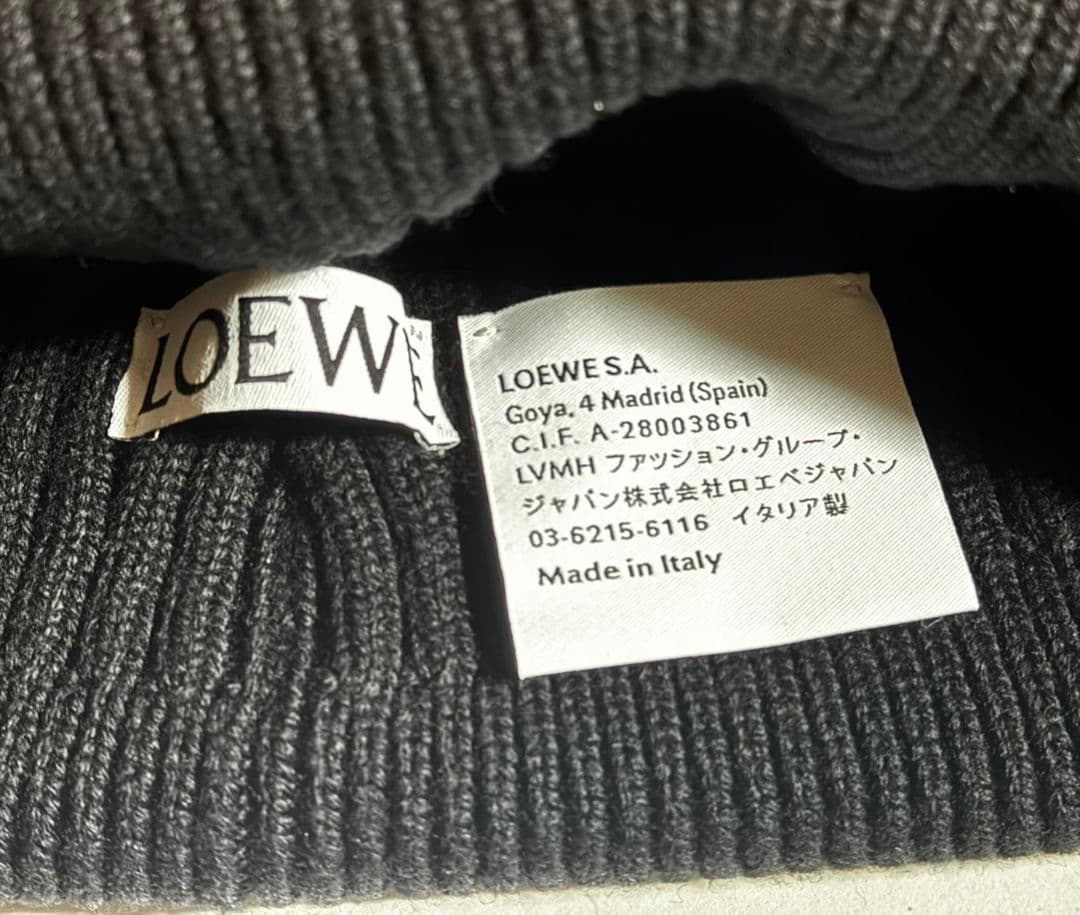 LOEWE　ロエベビーニーブラックニット帽