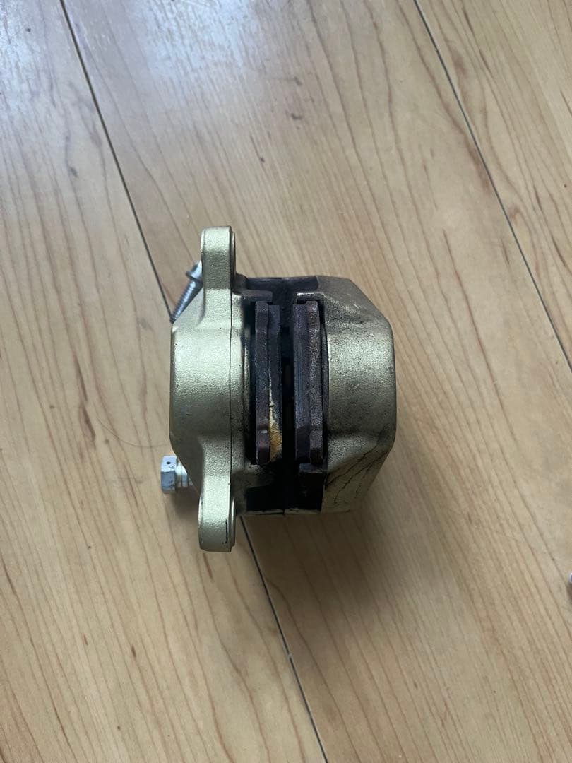 正規品　ブレンボ対向2ポット　ブレーキキャリパー　カニ