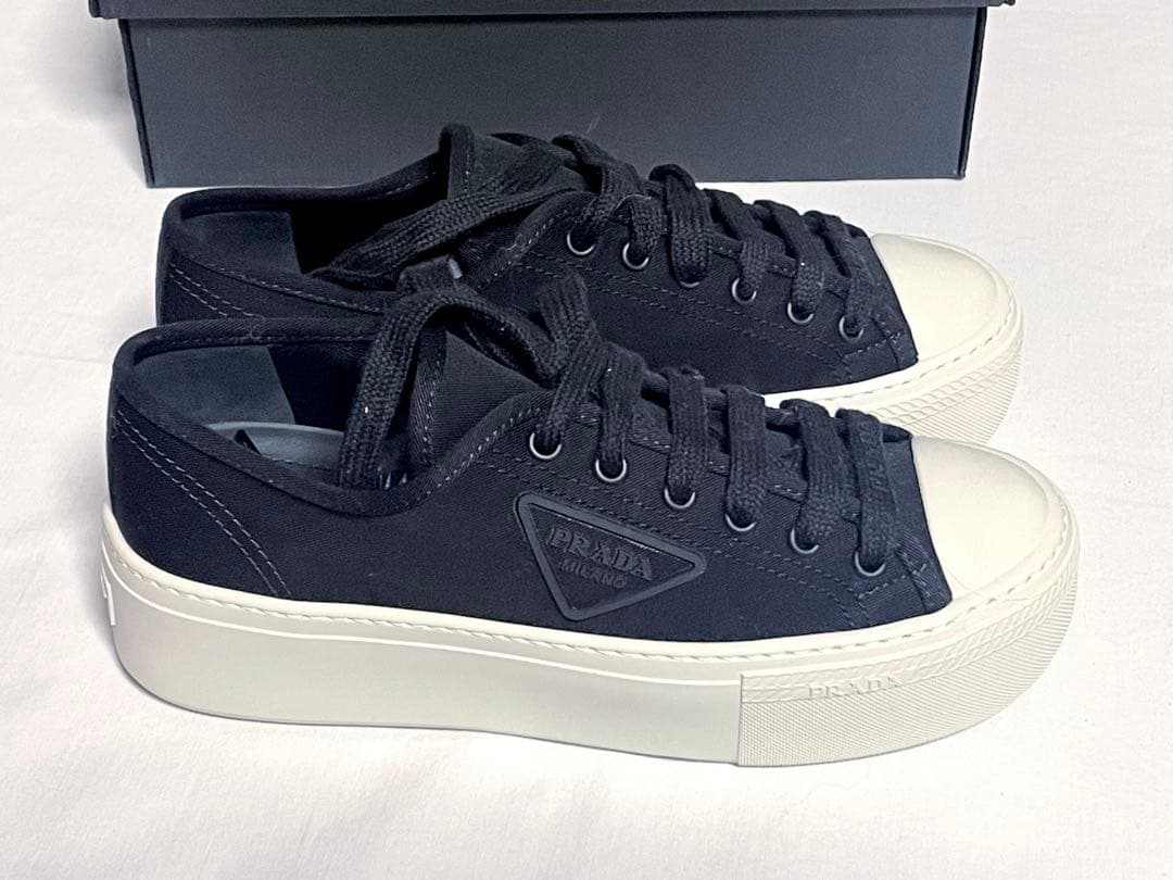 【未使用】PRADA トライアングルロゴ コットンキャンバス スニーカー