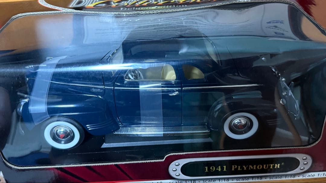 1/18スケール　ミニカー シボレー・インパラ/プリムス 箱入り2台セット