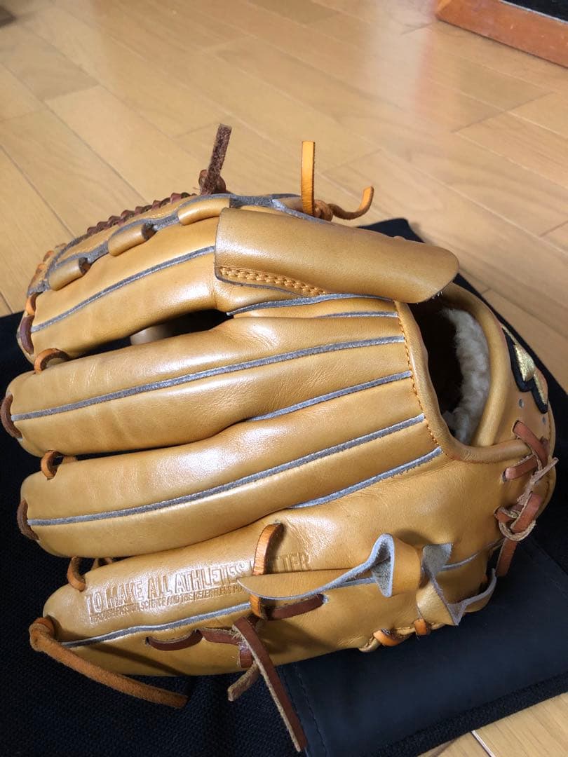 アンダーアーマー　硬式　投手用グラブ