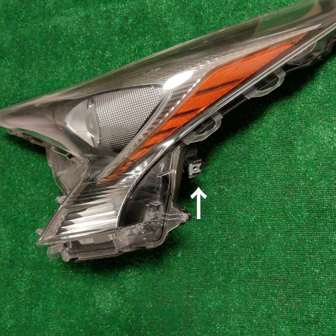 TOYOTA プリウス 左ヘッドライトユニット