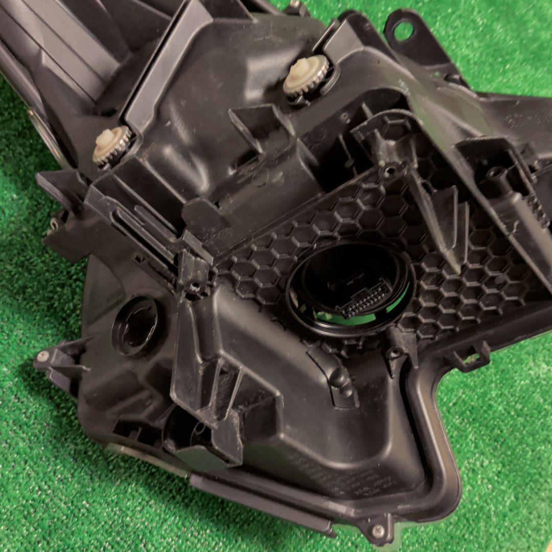 TOYOTA プリウス 左ヘッドライトユニット