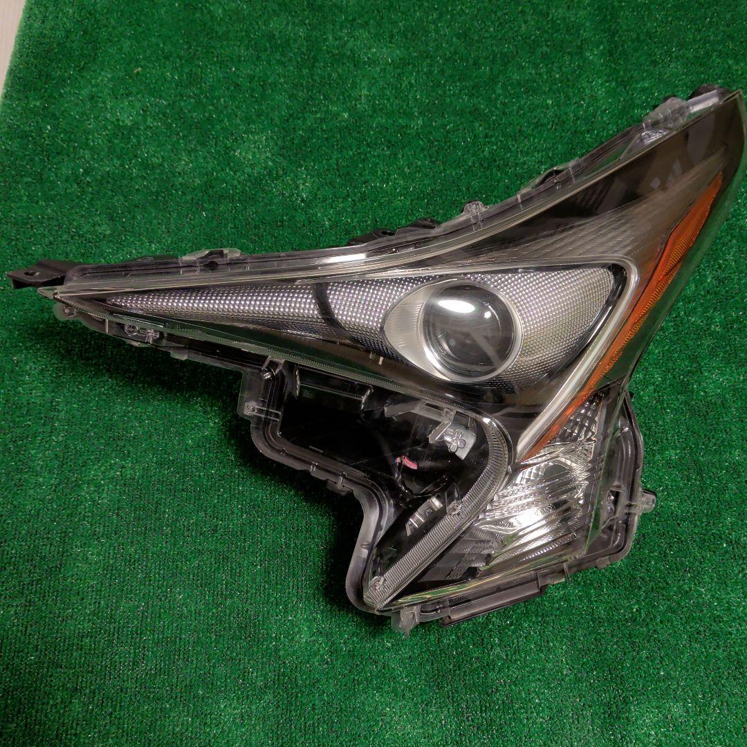 TOYOTA プリウス 左ヘッドライトユニット